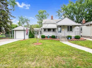 8075 Stephens Rd, Center Line, MI 48015