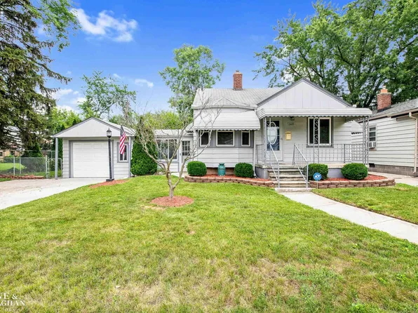 8075 Stephens Rd, Center Line, MI 48015