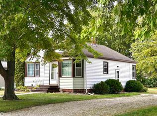 118 E 6th St, Kanawha, IA 50447