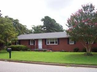 5441 N Sunland Dr, Virginia Beach, VA 23464