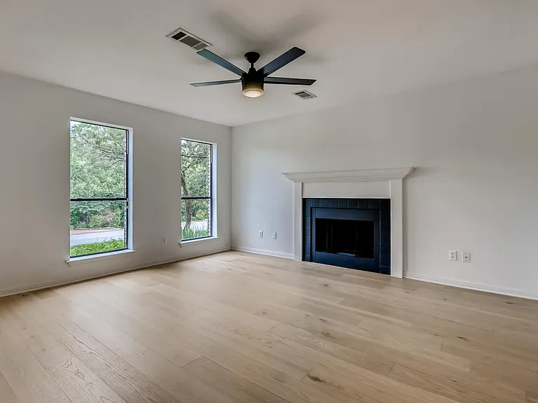 107 Long Wood Ave — Photo 4
