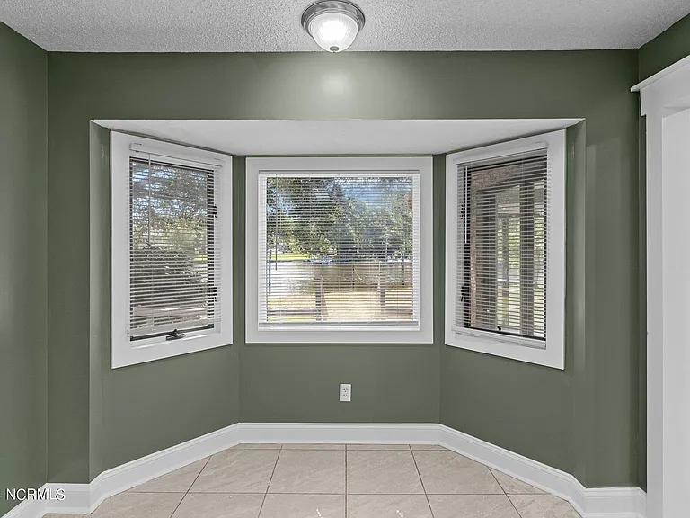 5722 Gondolier Dr — Photo 11