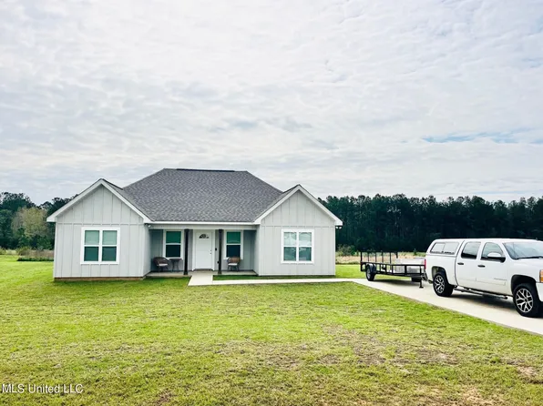 8400 Mint Julep Dr, Perkinston, MS 39573