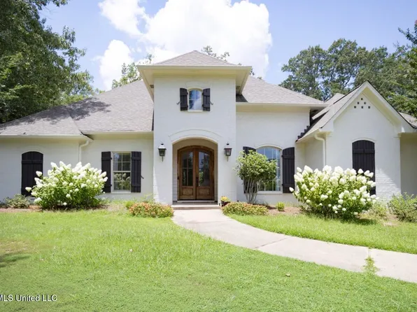 212 Cottonwood Dr, Madison, MS 39110