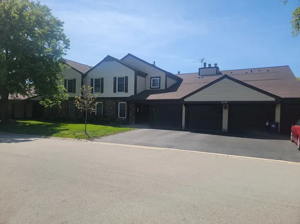 2115 Lancaster Cir APT 202D, Naperville, IL 60565