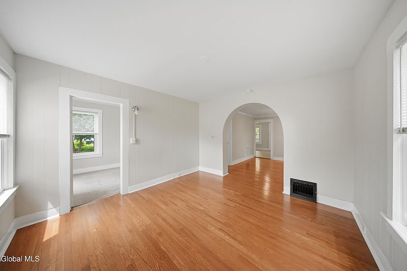 3rd image of 40 Terra Cotta Avenue