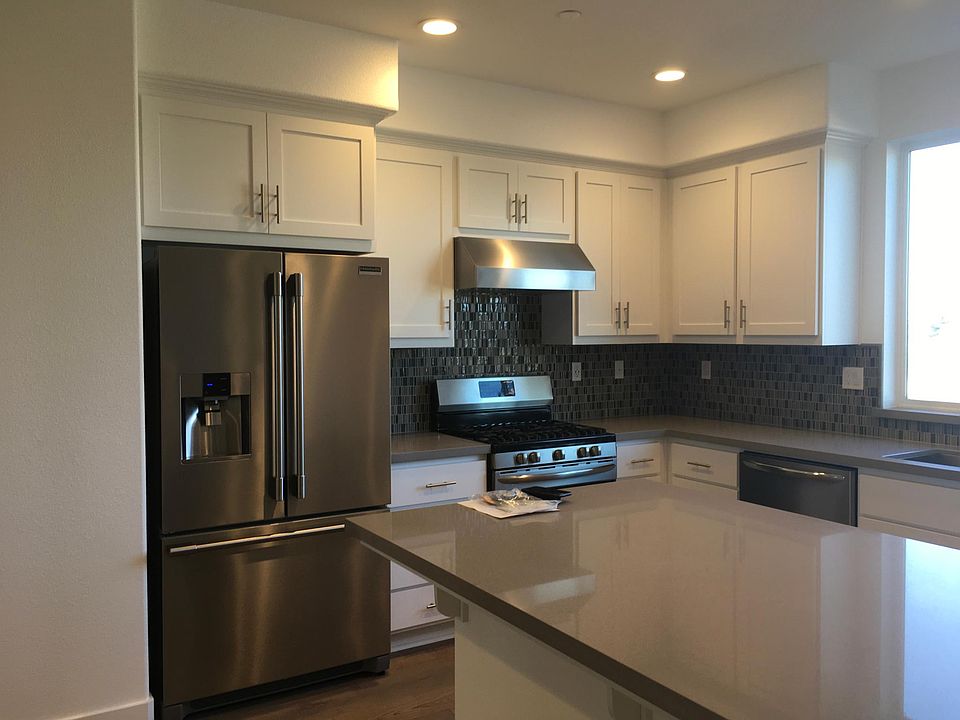 1st image of 830 Marina Way S