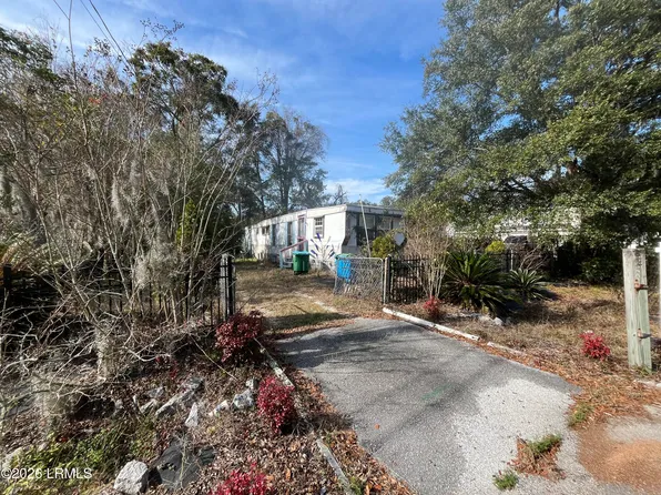 1405 Robinson St, Port Royal, SC 29935