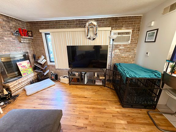 2nd image of 715 W Diversey Pkwy APT 7