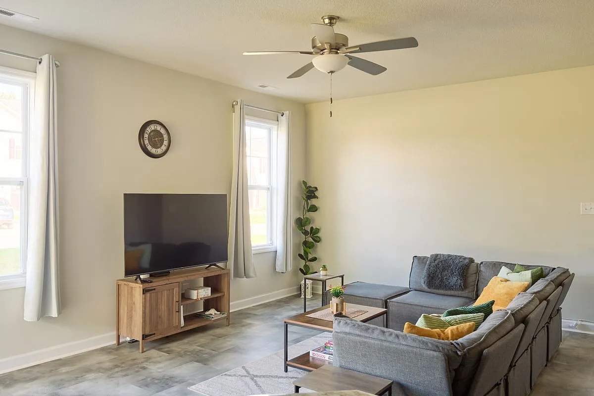 3 bed, 2.5 bath, 1558 sqft, $2,500 — Photo 3