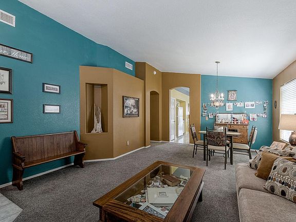 5th image of 401 S Silverbrush Dr