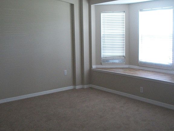 2nd image of 6014 Hickory Grove Ln