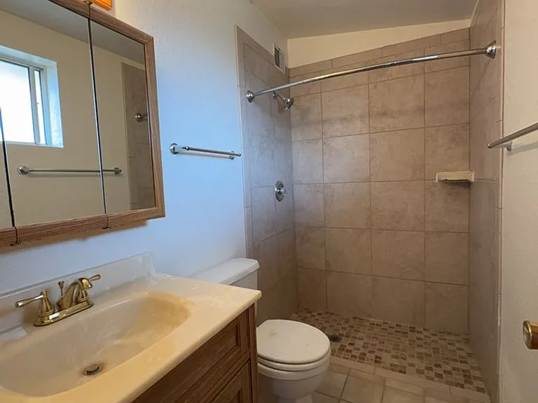 3733 Sparrow Dr — Photo 12