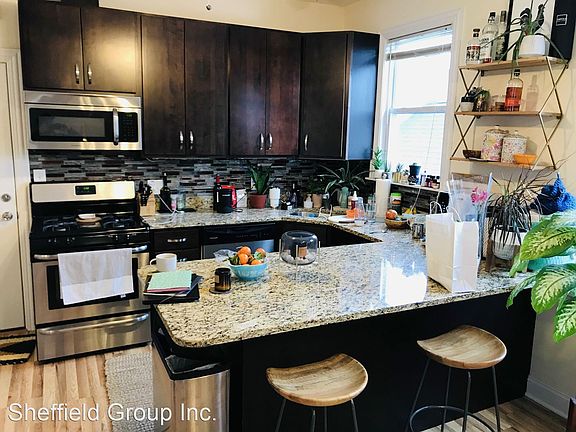 3rd image of 1622 N Fairfield Ave #2R