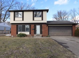 28444 Meadow Ct, Romulus, MI 48174