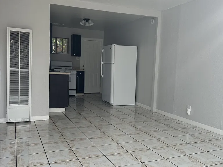 440 Chama St SE #C — Photo 2