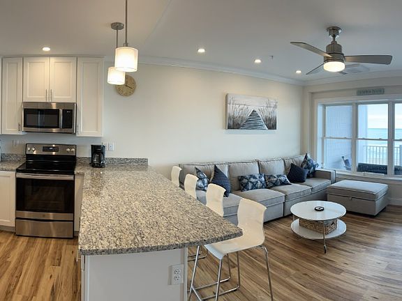 4th image of 315 Ocean Blvd #506