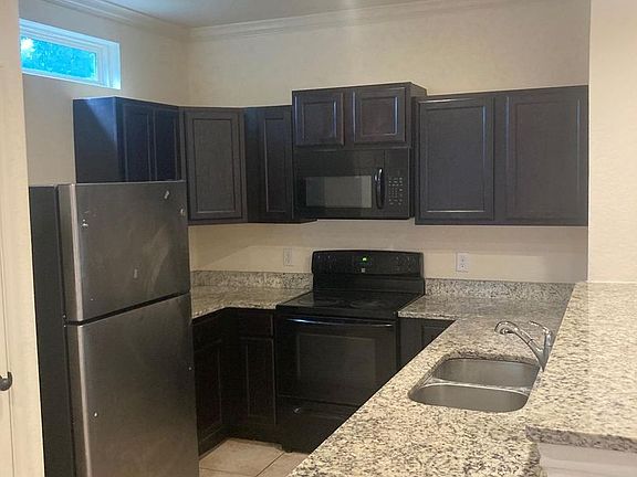 4th image of 6942 Lakeview Dr #101