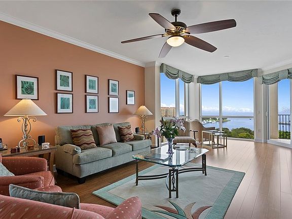 5th image of 300 Beach Dr NE APT 902