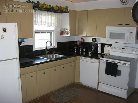 5th image of 509 Columbine St