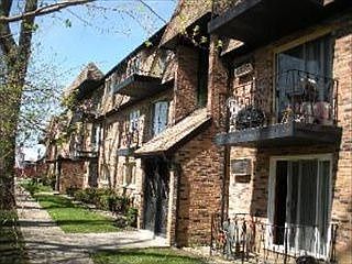 1st image of 8525 S Kedzie Ave APT 1E