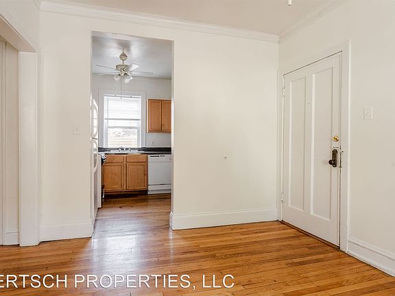 3rd image of 4509 N Oakley Ave #1