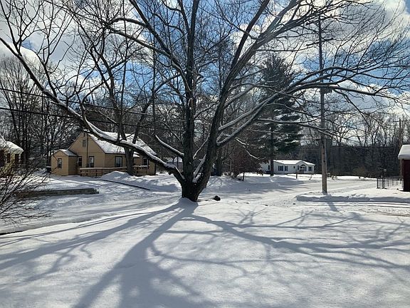 4th image of 68 Emerald Ave