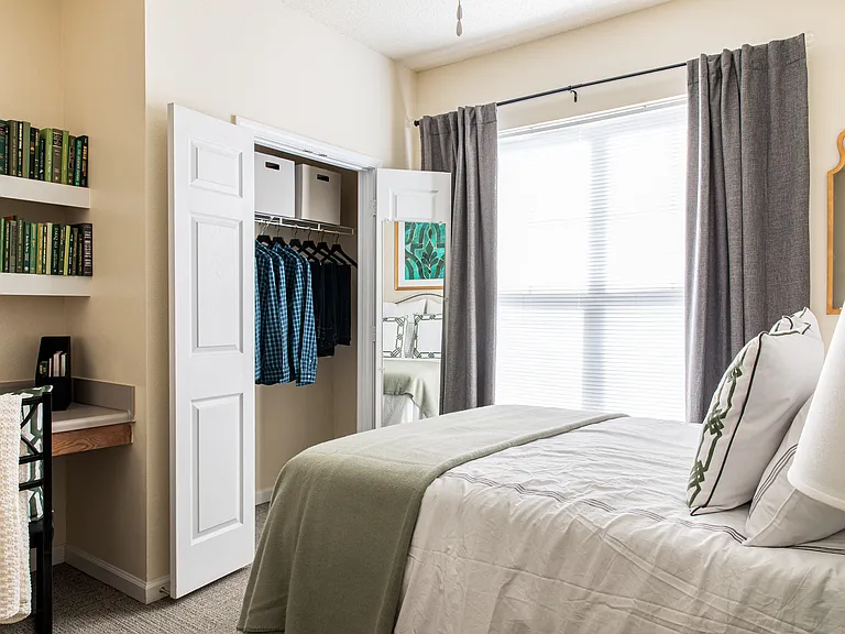 River Pointe Apartments — Photo 20
