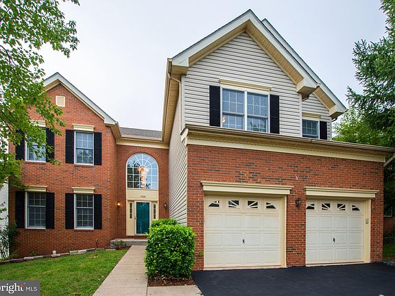 2nd image of 13326 Horsepen Woods Ln