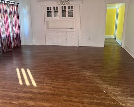 3rd image of 4450 Towne Ave