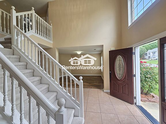 3rd image of 1576 Rogers Crossing Dr