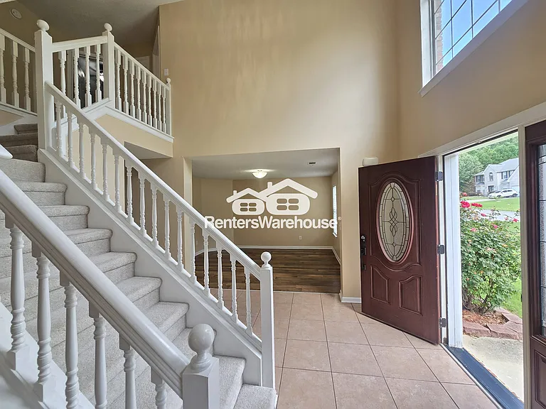 1576 Rogers Crossing Dr — Photo 3