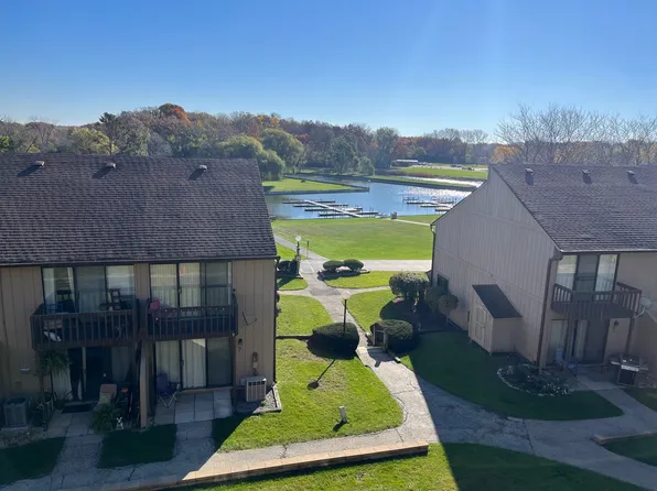 55 Vail Colony APT 10, Fox Lake, IL 60020