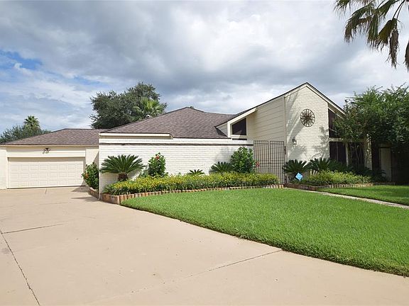 2nd image of 3003 Ashford Bend Dr