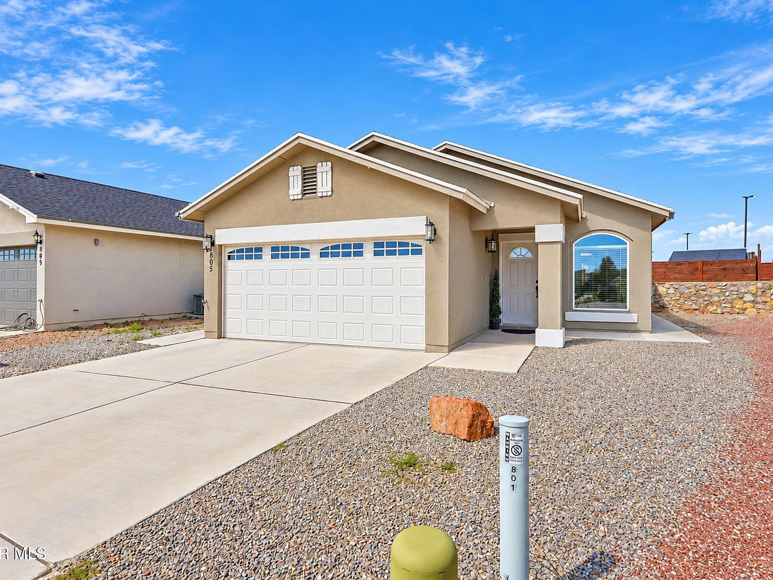3 bed, 2.0 bath, 1306 sqft, $1,800 — Photo 3