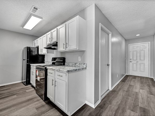 fayetteville-arkansas-448578802 picture