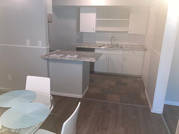 3rd image of 1300 Milam Way
