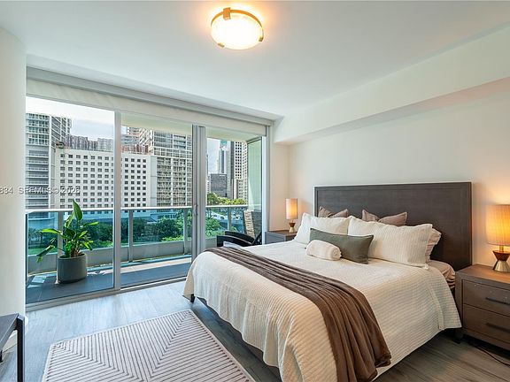 4th image of 200 Biscayne Boulevard Way APT 508