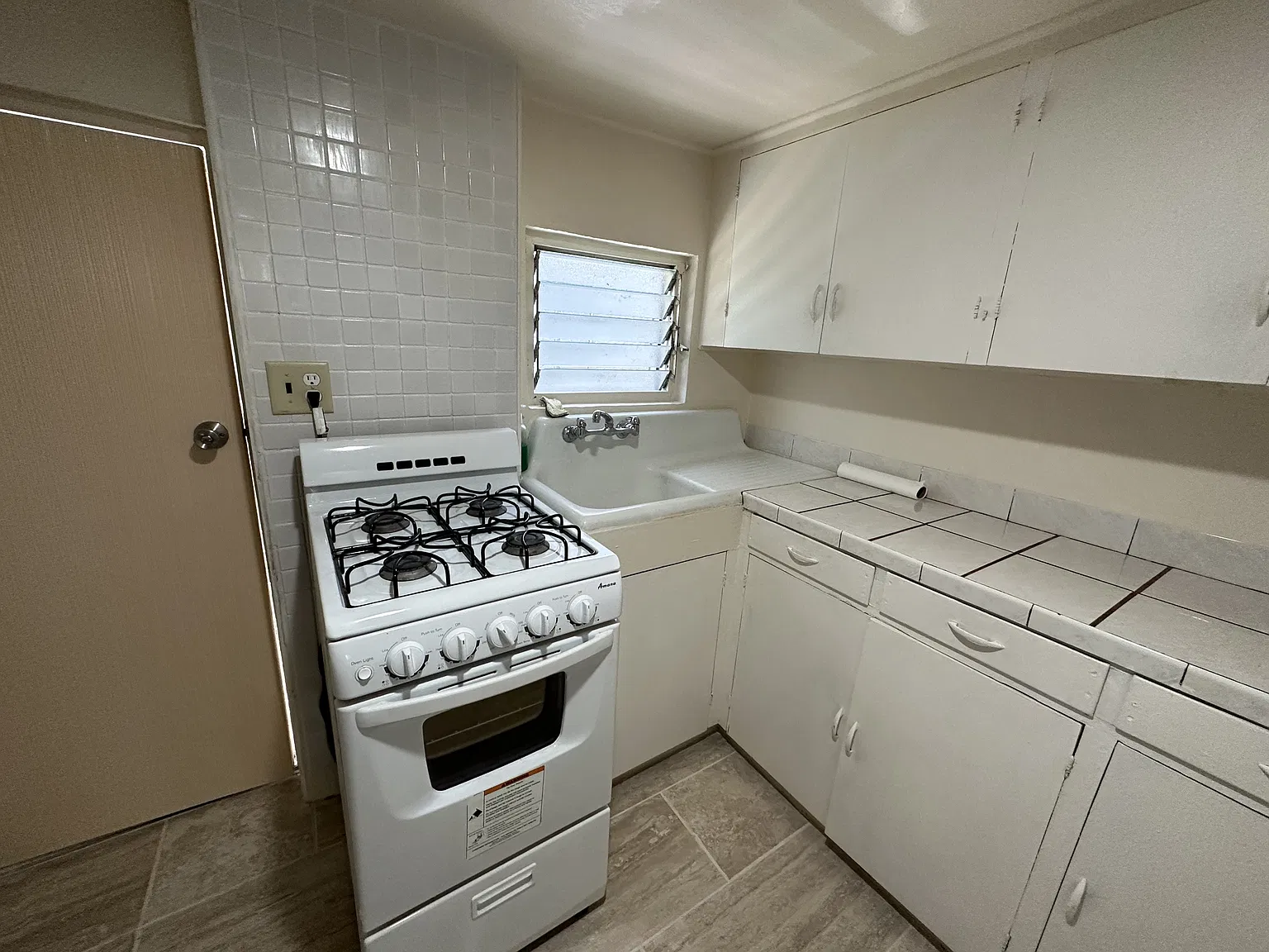 660 Hausten Street - C — Photo 3