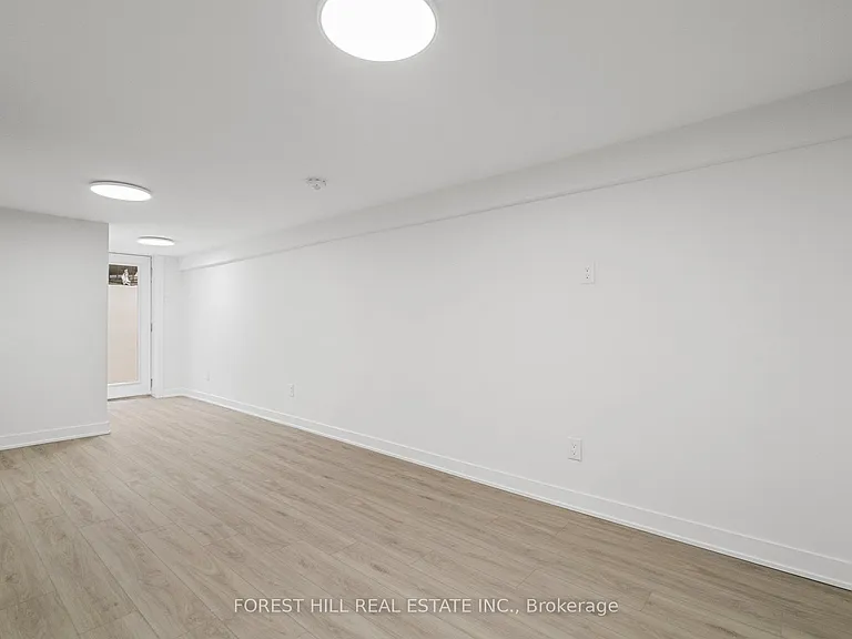 69 Claybrooke St #D — Photo 8
