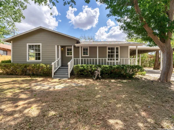 904 A ST, Floresville, TX 78114