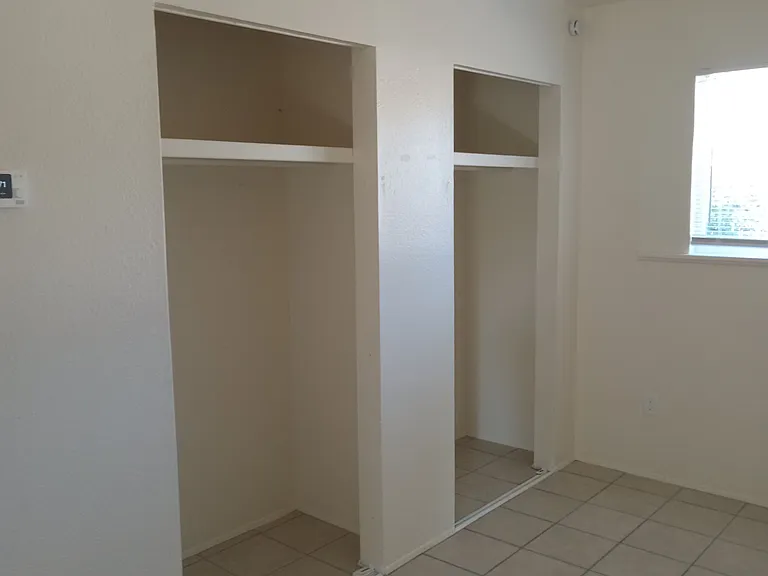 2918 Alamosa Dr — Photo 1