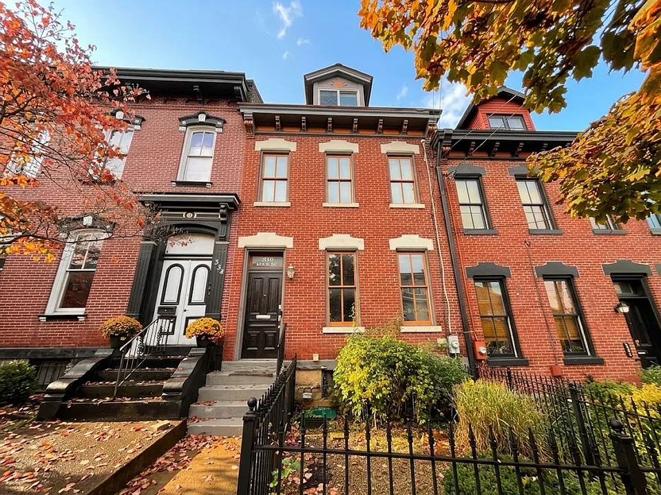 330 Main St