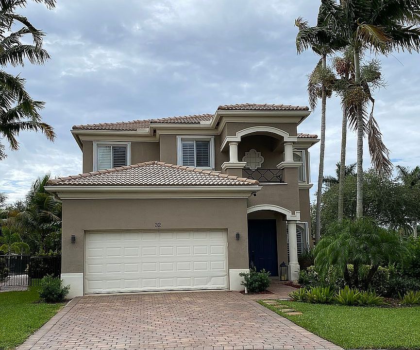 1st image of 32 Country Lake Cir