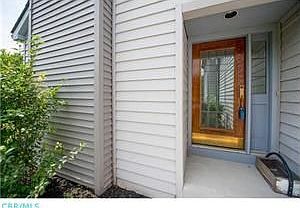 2nd image of 8393 Riverside Dr