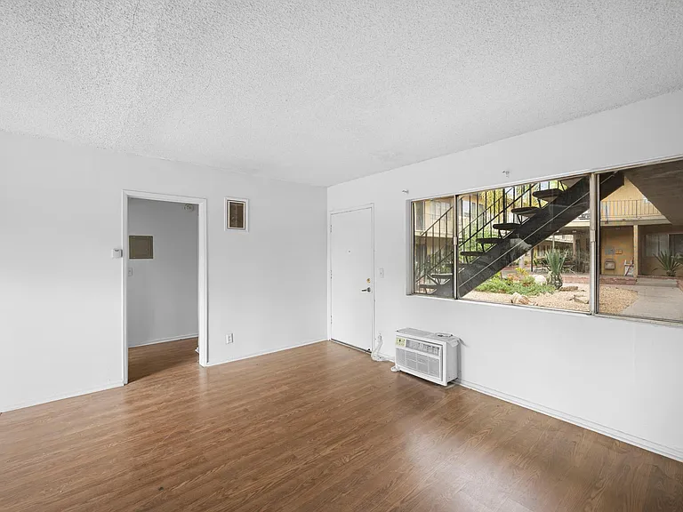 17931 Devonshire St #1 — Photo 6