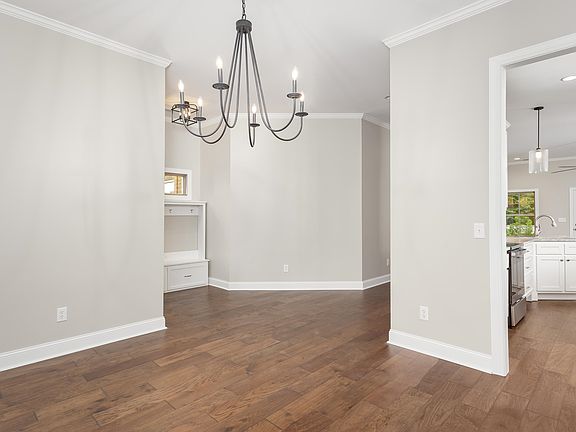 5th image of 3511 Chesapeake Dr