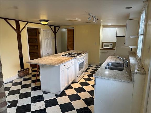 2nd image of 8132 Hickory St #A