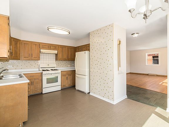 5th image of 1640 Boeger Ave