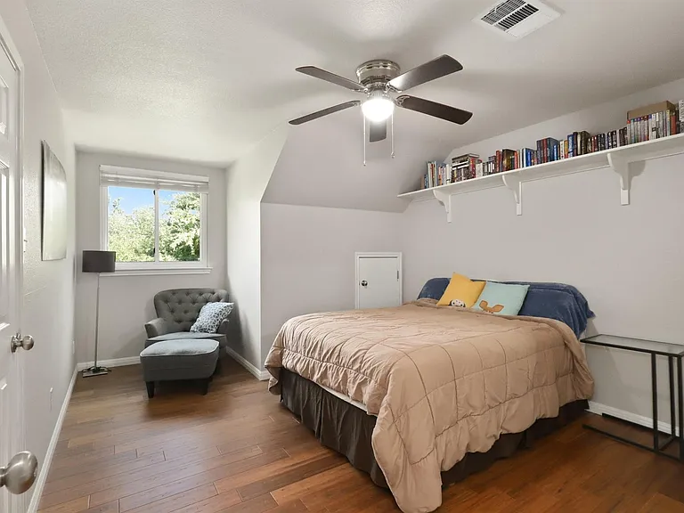 18121 Whitewater Cv — Photo 22
